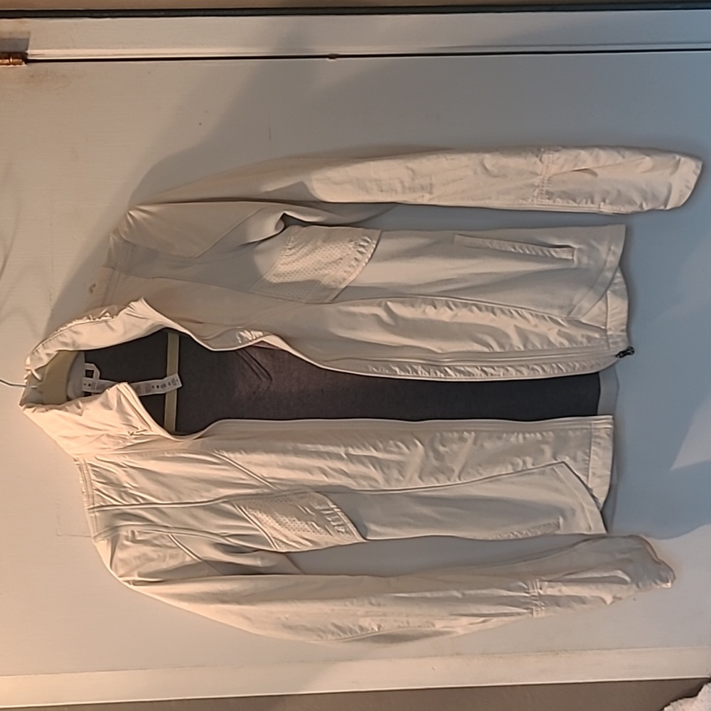 Lululemon Running jacket XS 4